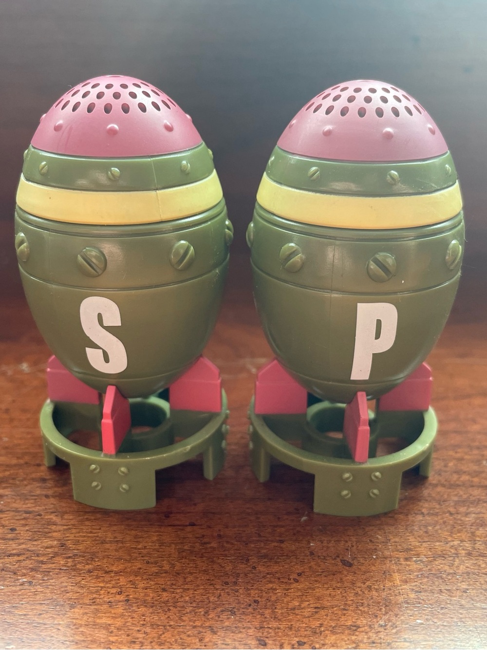 Bethesda software Fallout mini nuke Salt & Pepper Shakers Collectors Item